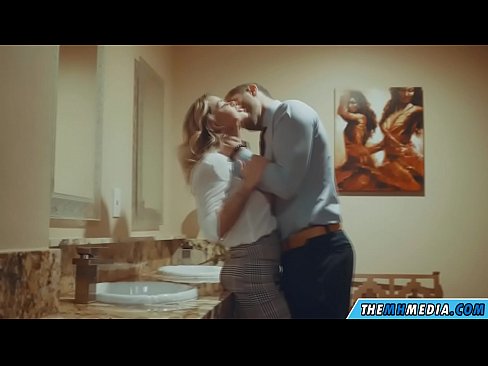 ❤️ Döşlü sarışın sizi ictimai tualetdə aldatdıqda ❤️❌ Porno fb bizdə az.psi-mass.ru ❌